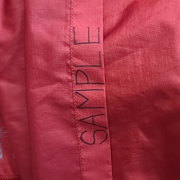 Eddie Bauer hooded windbreaker - Picture 11 of 12